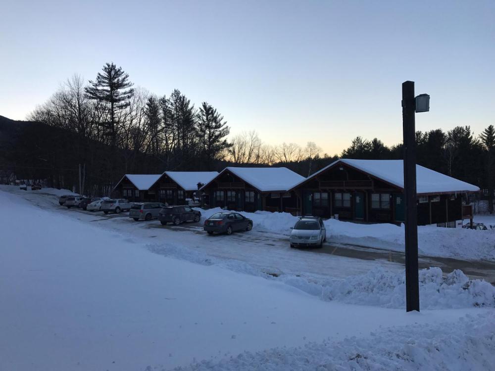 Swiss Chalets Village Inn